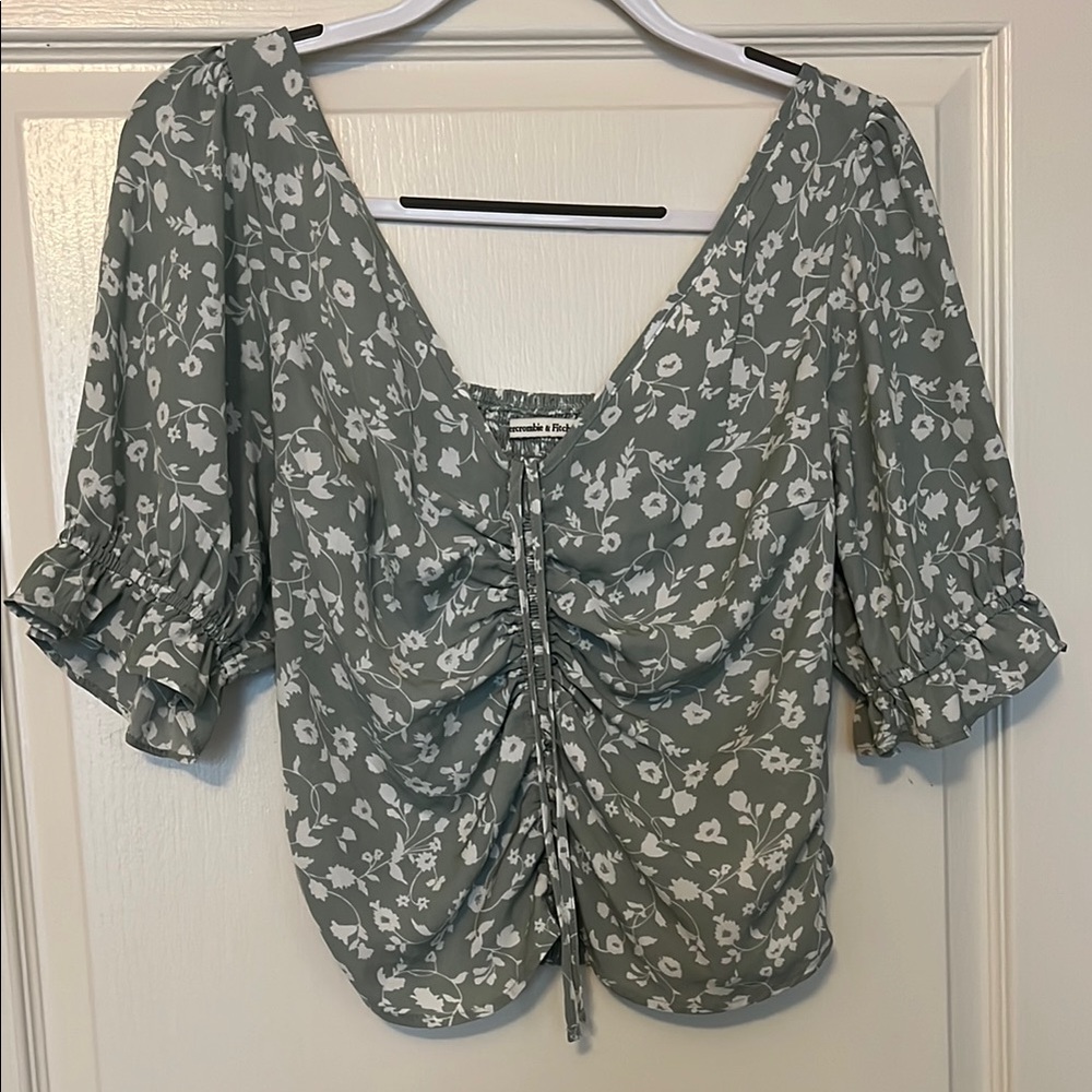 Abercrombie Floral Green Blouse with Ruffle Sleeves